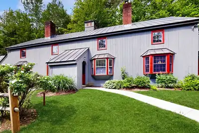 Quechee condo, outdoor activities nearby, kitchen, Tv, wifi