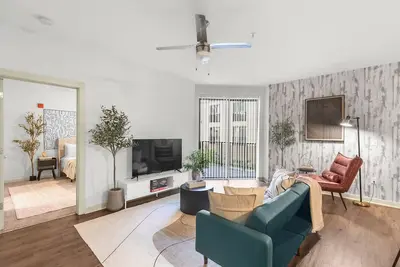 Image de 206 Beautiful 2br Apt w/ Pool & Gym & Free Parking