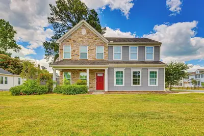 Image de 10 Mi to Norfolk: Chesapeake Haven w/ Yard!