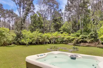 Image de Rainforest Stay w/ Hot Tub < 3 Mi to Nat'l Park!