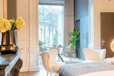 Historic studio with Charming Garden View