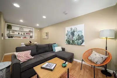 Image de #StayinMyDistrict St Johns Forest Park Apt