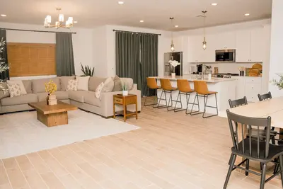 Image de Charming 3-bedroom house with countryside aesthetics in fabulous Fresno.