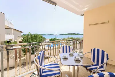 Image de Appartement B & R with a Sea View (113951-A1) - Srima (Vodice)