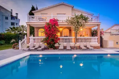 Image de Piscine chauffée directement sur la plage