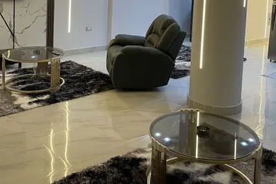 Image de Cozy 2-bedroom apartment in wonderful Giza Governorate with Ac, WiFi