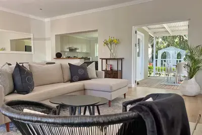 Image de Village Vine & Stream a blissful stay in Franschhoek. Walkable, Private & Serene