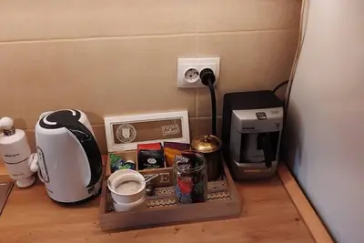 Image de Cozy 1-bedroom apartment with Ac and WiFi in city center of Sarajevo