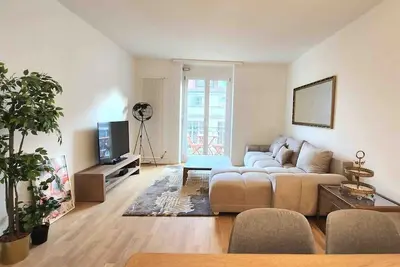 Image de Downtown Spacious 2-Bedroom Apartment 4a