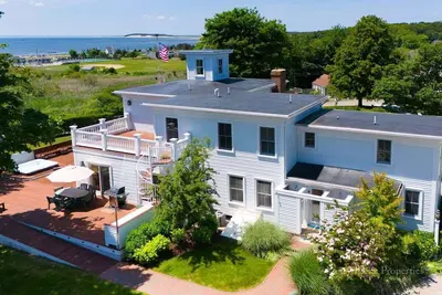 Image de Happy Days: 020-W  Wellfleet Harbor Views, Spacious Six Bedroom Home