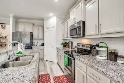 Image de 4br Farmhouse For 12 N Po