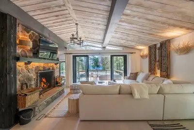 Image de The Beach House, Georgian Bay, Beach View w/ Sauna