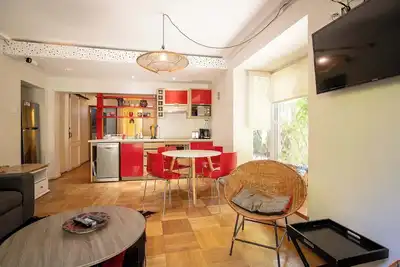 Image de FamilyTime Retreat: Chic 2br Duplex with Pool in Providencia