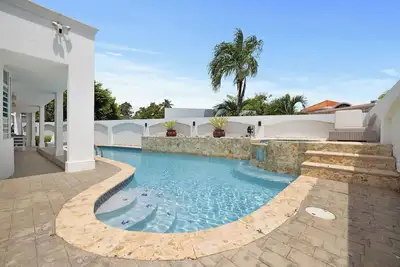 Image de Enchanted Sunrise | Fun and Spacious w. Pool