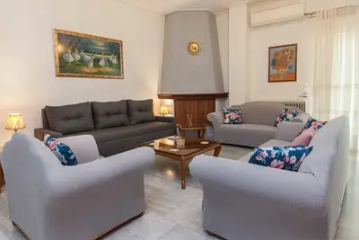 Image de Classical 2 Bd Beauty Apt in Peaceful Chalandri