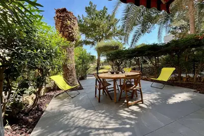 Image de Appartement 2 Pièces avec Terrasse - Centre-ville & Proche Mer