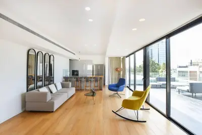 Sky 2br Penthouse by HolyGuest