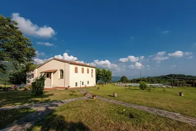 Image de Appartement de vacances Toscane, Ancienne ferme, Nature, Piscine, 7 personnes