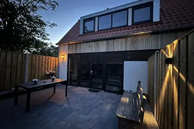 Image de Neugebautes Ferienhaus für 4 Personen im Herzen des Badeortes Domburg!