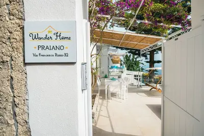 Image de Immersed in tranquility, it welcomes you with the warmth and elegance of the Amalfi Coast.