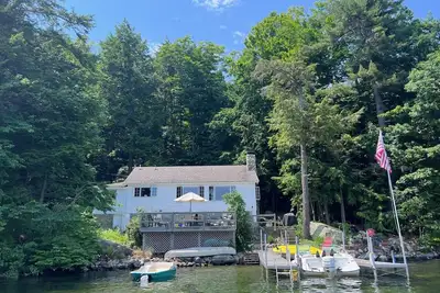 Image de Winnipesaukee Heirloom Cottage