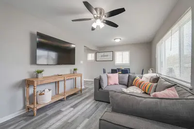 Image de 3br Gem Near Rivers Casino – Comfort & Convenience