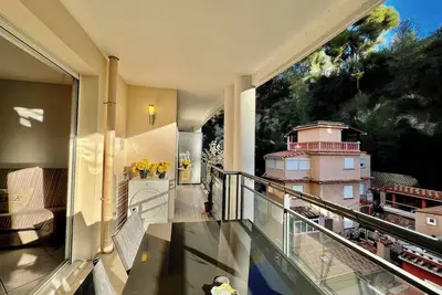 Image de This condominium is a 1 bedroom(s), 1. 5 bathrooms, located in Beausoleil, Provence-Alpes-Côte d'Azur.