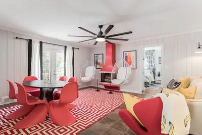 Image de Historic 7-Br Mansion w/ Private Creek, Near Park