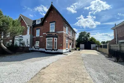 Image de Welcome to Winwood House - your home away from home!