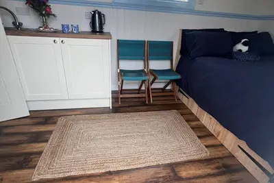 Image de Wee Shepherds Hut Maybole\nTry country living for your next short break.