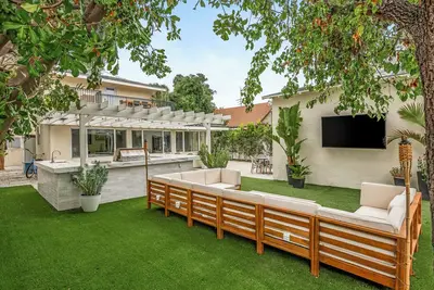 Image de Luxury 4-bedroom house with heated pool, Ac, WiFi in cool Burbank