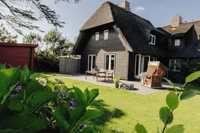 Image de Historischer Altbau in Holz Unter Reet