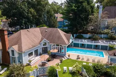 Image de Mohegan Sun & Foxwoods Escape w/ Hot Tub, Pool, Golf, Norwich Spa Onsite!