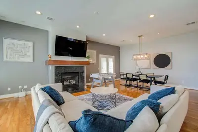 Image de Modern 3b 3ba in Houston Heights with Private Patio