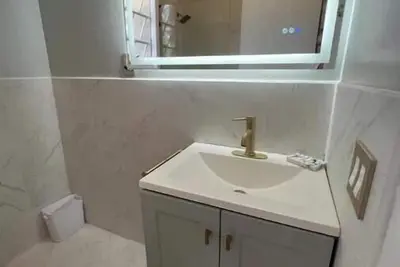 Lux 2 - Large 2-bed 1bath w/ WiFi, Ac in a beautiful neighborhood in Nassau city