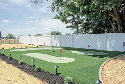 Image de Modern newly renovated * Putting green - game room