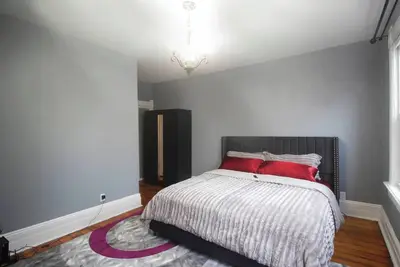 Image de Remodeled, Spacious, Furnished - Brady St Apartment for Monthly Rental