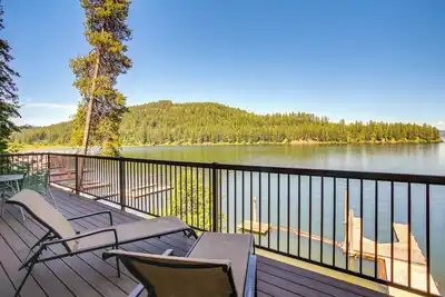 Image de Beautiful Lake Coeur d'Alene Retreat: Deck & View!