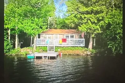 Image de Cozy and Rustic lakefront cottage on beautiful, serene Lake Armington