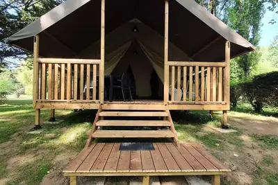 Image de Tente Lodge Mini-Wood sur pilotis en toile, sans sanitaires, pour 4 personnes 4 personnes