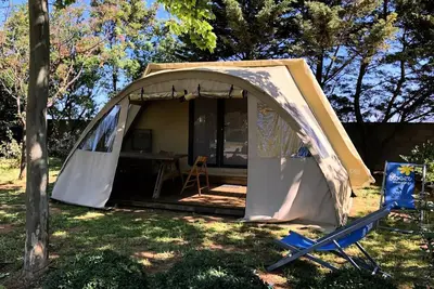 Image de Coco-sweet 16m² (2 chambres) - sans sanitaires terrasse avec auvent + Tv 4 personnes