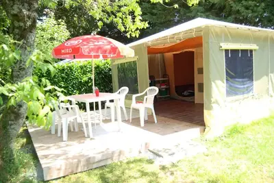 Image de Bungalow toilé Caraïbes 20m² avec terrasse 10. 5m² - sans sanitaire 2 chambres 4 personnes