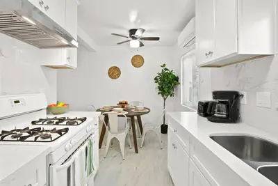 Image de Alluring City Pad with King Bed