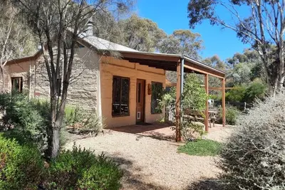 Image de Muckleford Forest Cottage - Bush retreat, wood fire, pizza oven and stunning dam