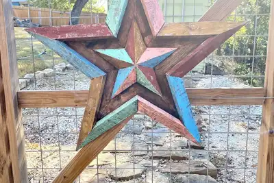 Image de \nThe Minnie Drive. . . r - A Lake Austin Bungalow: Adventure by Day, Stars by Night