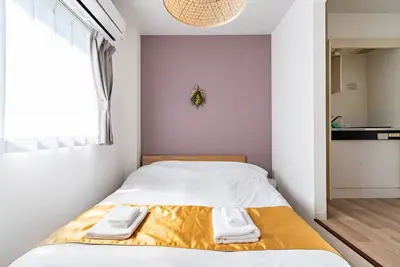 Image de Enjoy trick art and hot plates Spacious 140 4 minutes walk from station Wifi baby bed max 14 - Konamon House / Osaka Ōsaka