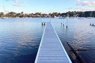 Image de The Lake House at Lake Macquarie - Waterfront 5 Bedroom Luxury Home With Jetty