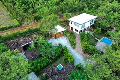 Image de 3 Villas in Lush Jungle near Beach -7 Bd, 7. 5 Ba