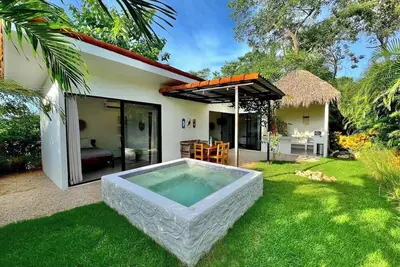 Villa Sol - Lush Jungle Villa