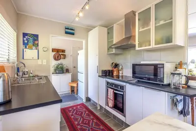 Image de It's the perfect place, filled with sunshine and close to everything!